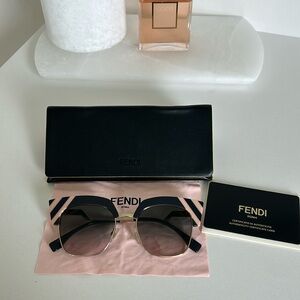 FENDI Sunglasses 🕶️
